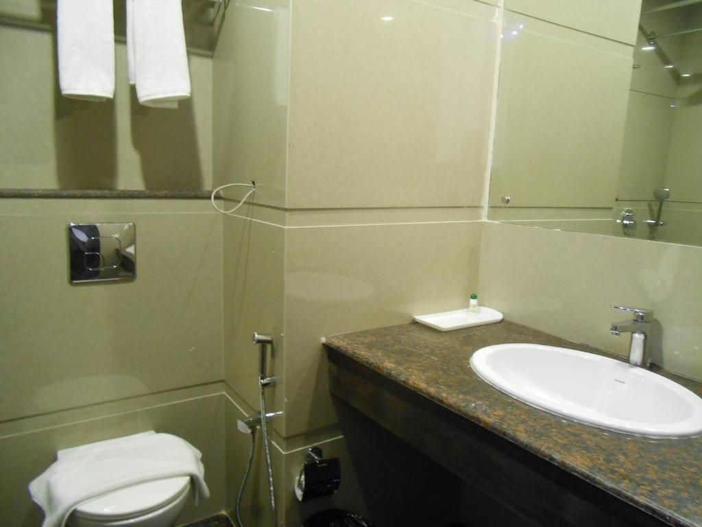 Hotel Crimson Palace Agra  Ngoại thất bức ảnh