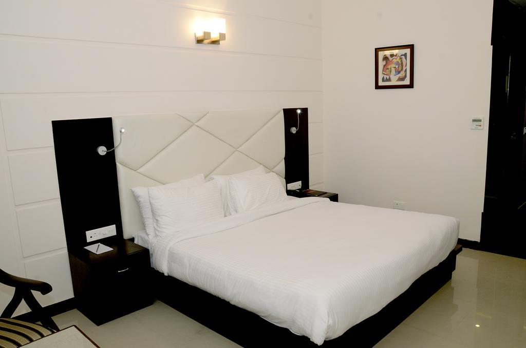 Hotel Crimson Palace Agra  Phòng bức ảnh