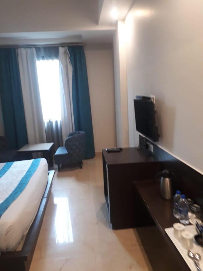 Hotel Crimson Palace Agra  Ngoại thất bức ảnh