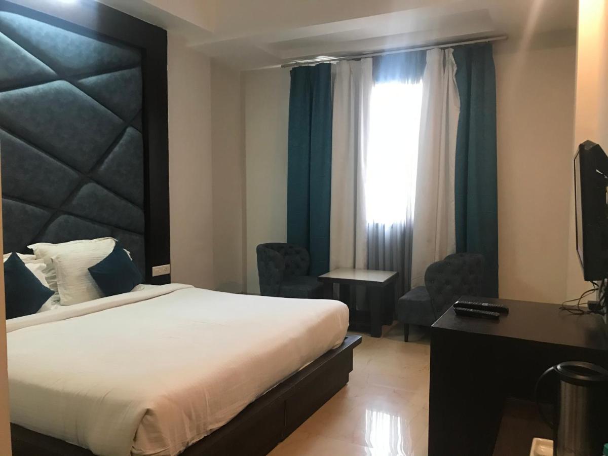 Hotel Crimson Palace Agra  Ngoại thất bức ảnh