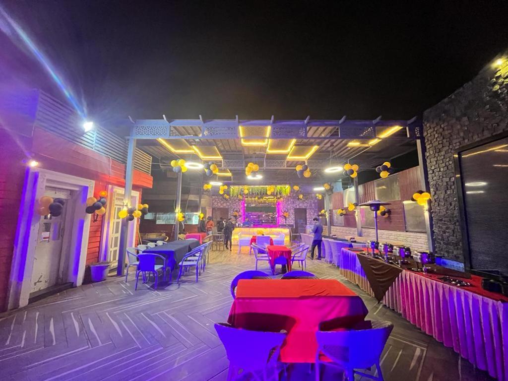 Hotel Crimson Palace Agra  Ngoại thất bức ảnh