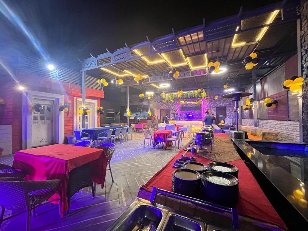 Hotel Crimson Palace Agra  Ngoại thất bức ảnh