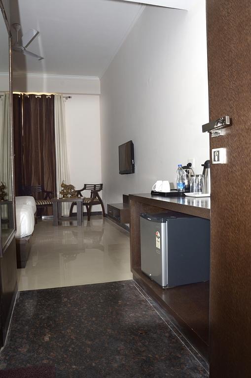 Hotel Crimson Palace Agra  Ngoại thất bức ảnh