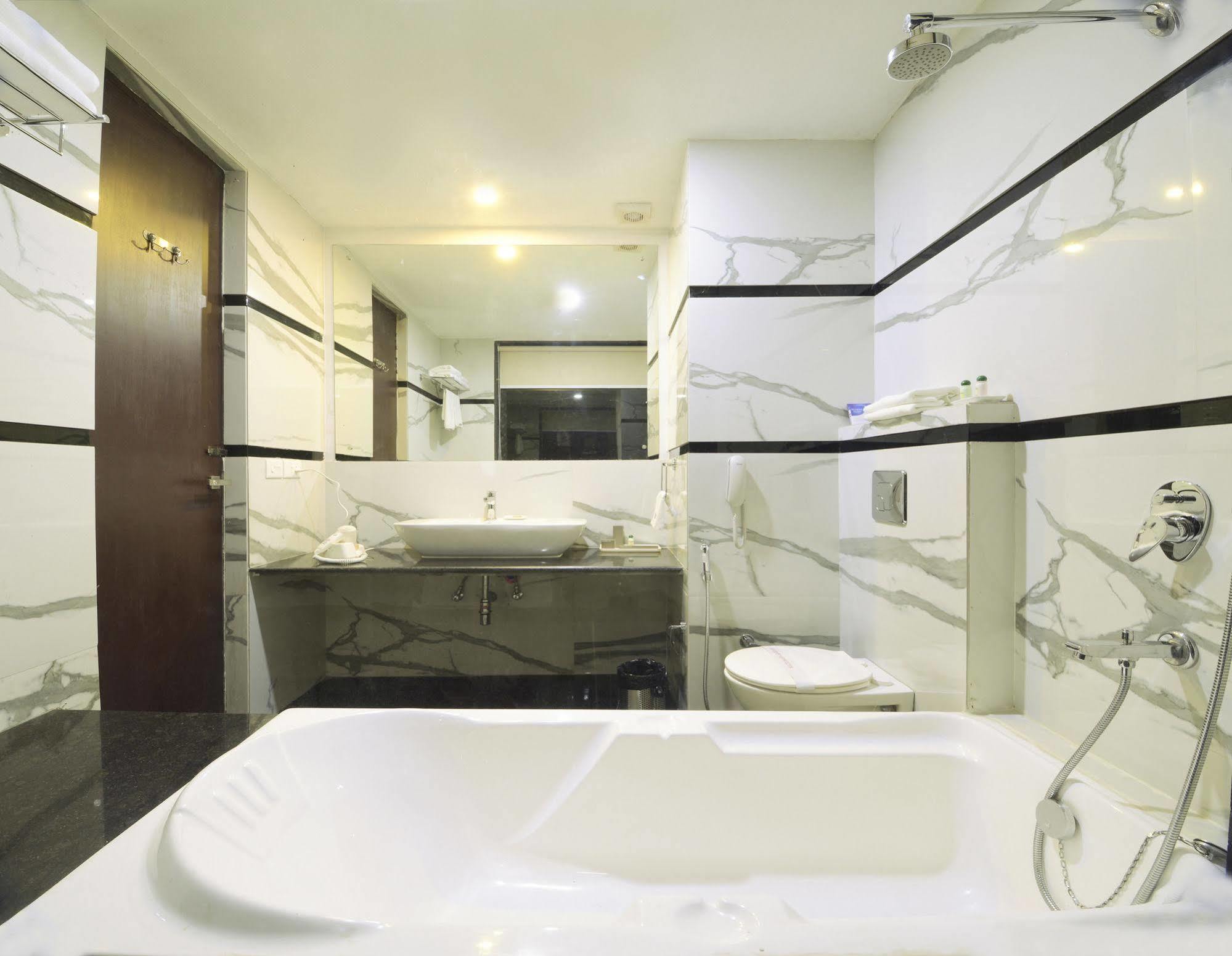 Hotel Crimson Palace Agra  Ngoại thất bức ảnh