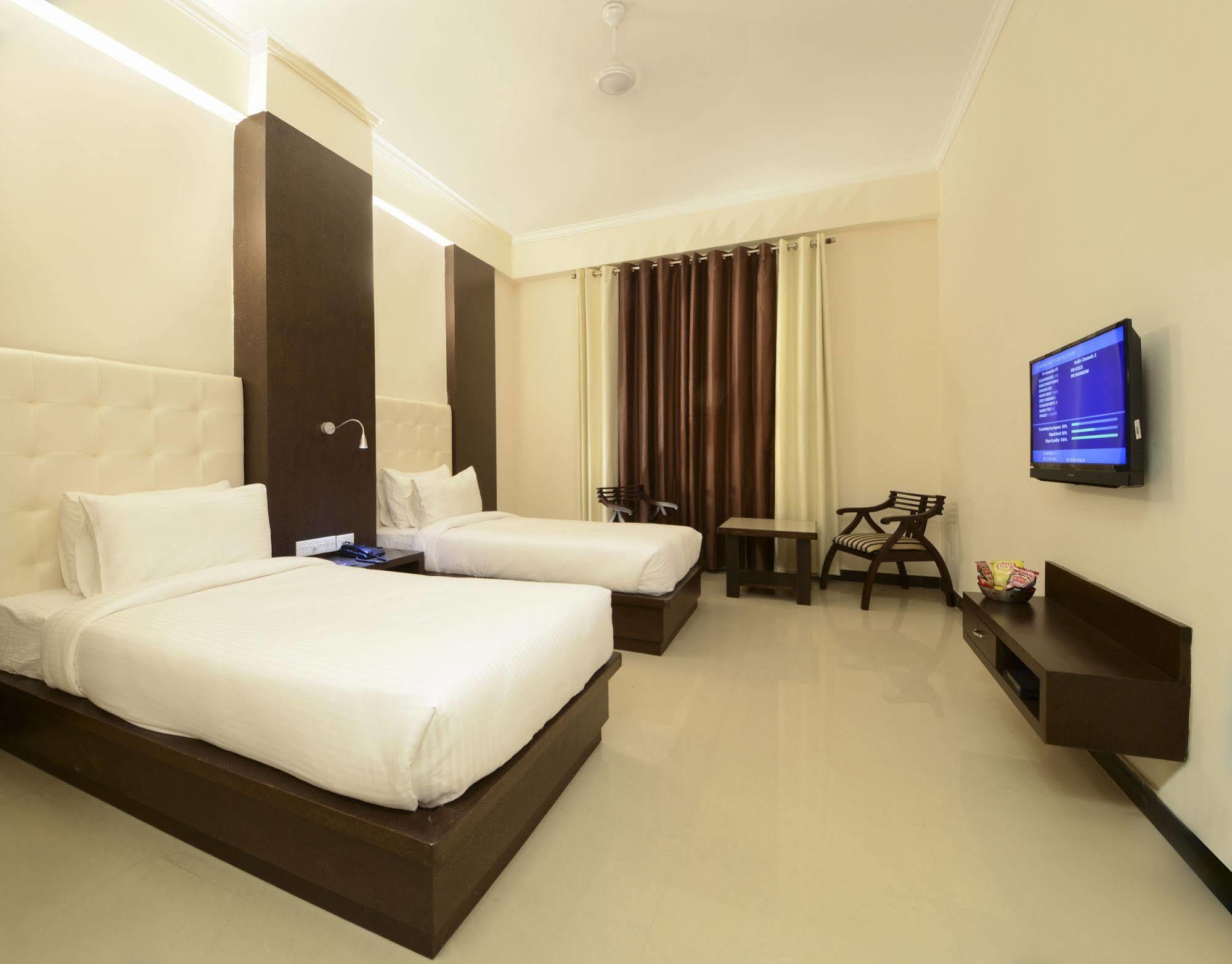 Hotel Crimson Palace Agra  Ngoại thất bức ảnh