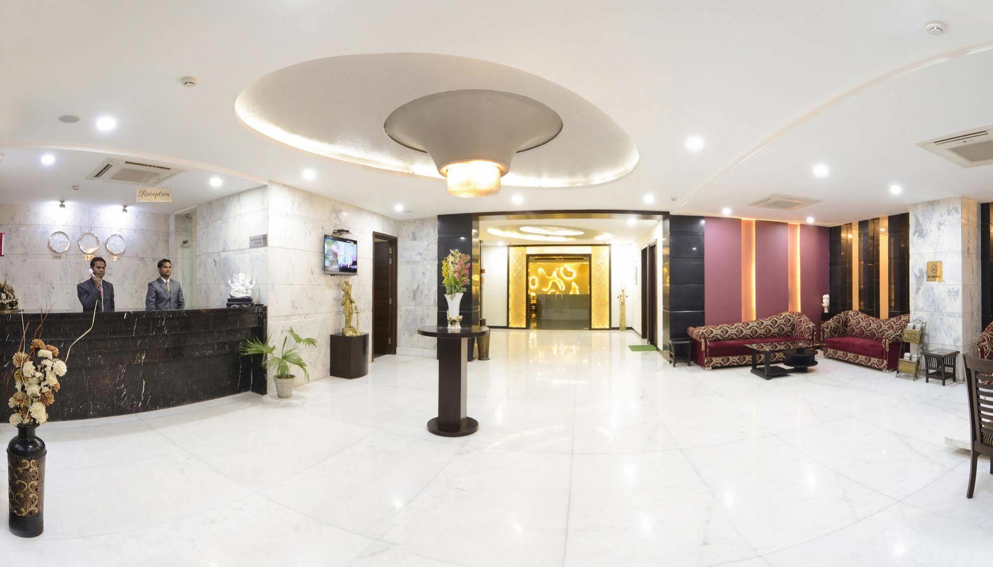 Hotel Crimson Palace Agra  Ngoại thất bức ảnh